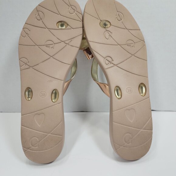 ❤️2/$22 St.John's Bay Memory Foam Women Black White Thong Sandal slippers size 8 - Picture 2 of 8
